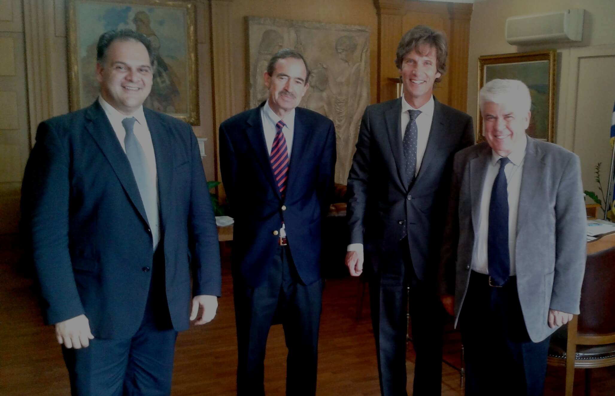 foto-Sinantisi me Ollando Presvtypos251012i